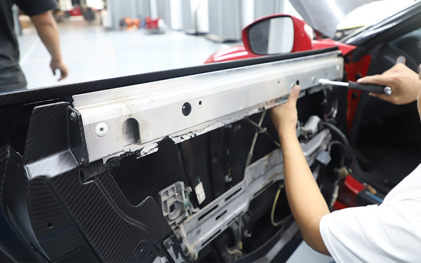 Dry Carbon Fiber Door For Nissan GT-R R35